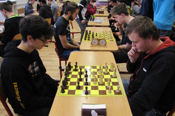 Přebor SPŠS a OA Náchod v šachu