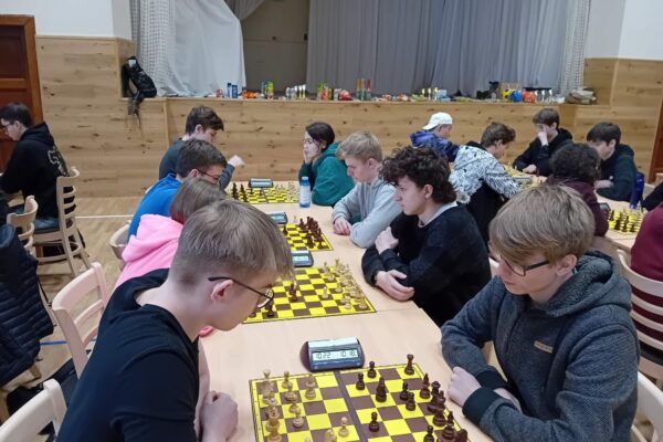 Krajský přebor školních družstev v šachu s naší účastí