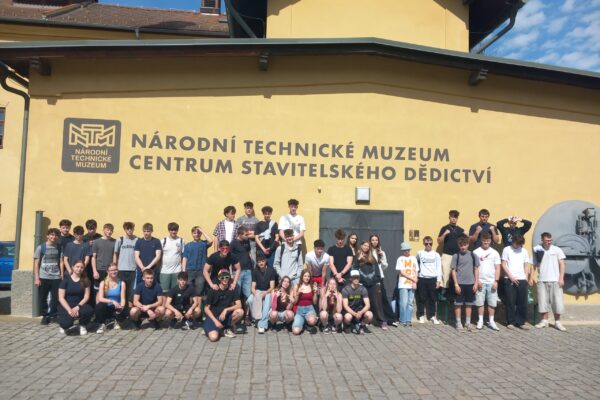 Kdo si hraje, nezlobí aneb exkurze do multifunkčního stavebního centra v&nbsp;Plasích